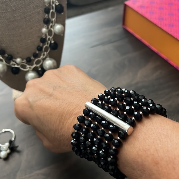 White House Black Market statement necklace earrings and bracelet set - Picture 4 of 6